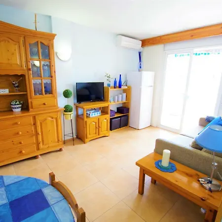 V&v Lloret: Blau With Pool And Parking Apartment